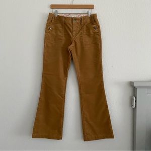 Tommy Hilfiger Ladies 6 boot cut brown corduroys 4 pockets with snaps mid rise